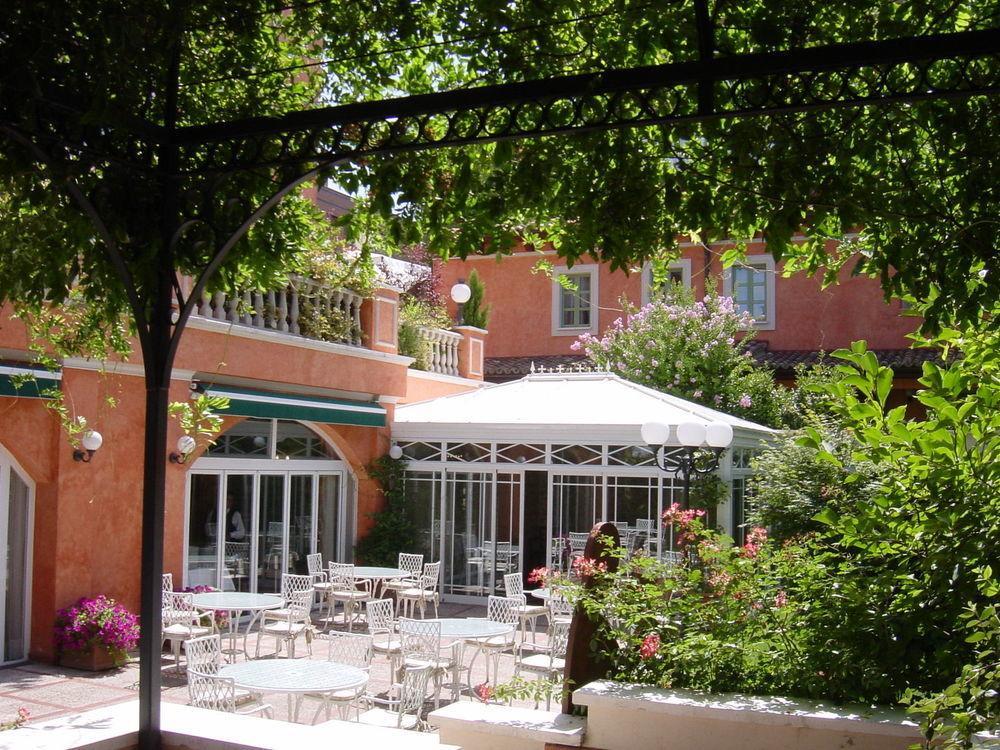 La Quinta De Los Cedros Мадрид Екстериор снимка