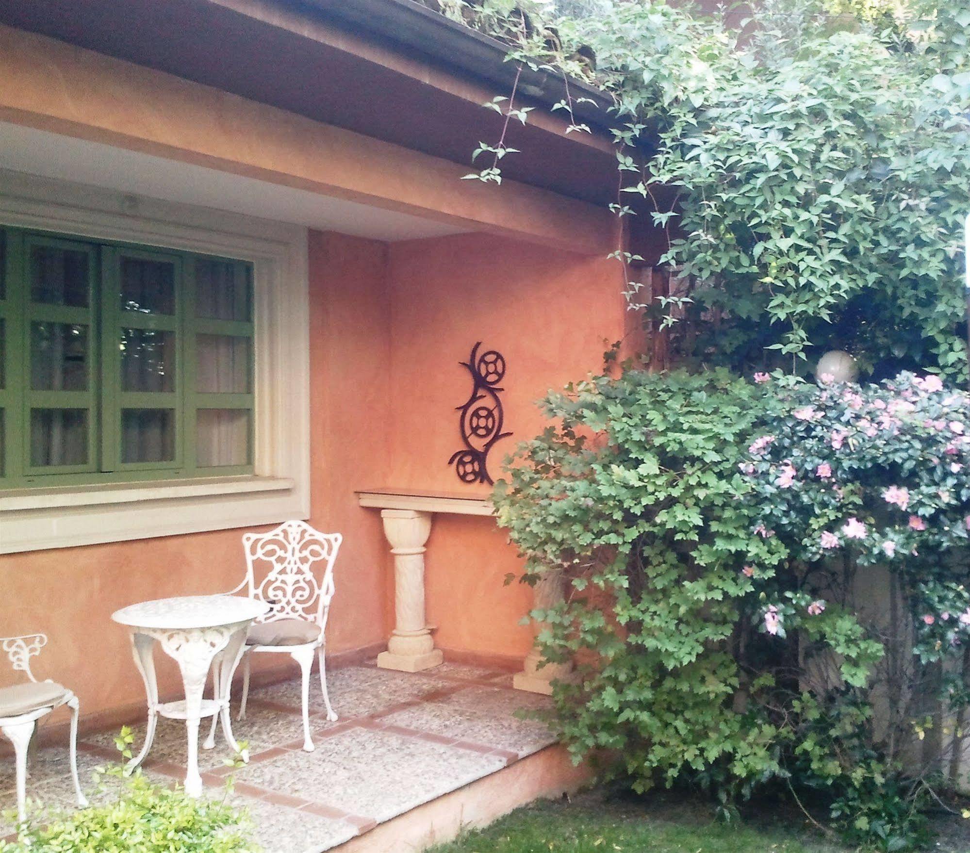 La Quinta De Los Cedros Мадрид Екстериор снимка